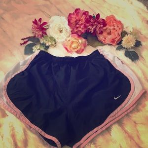 NIKE lines running shorts